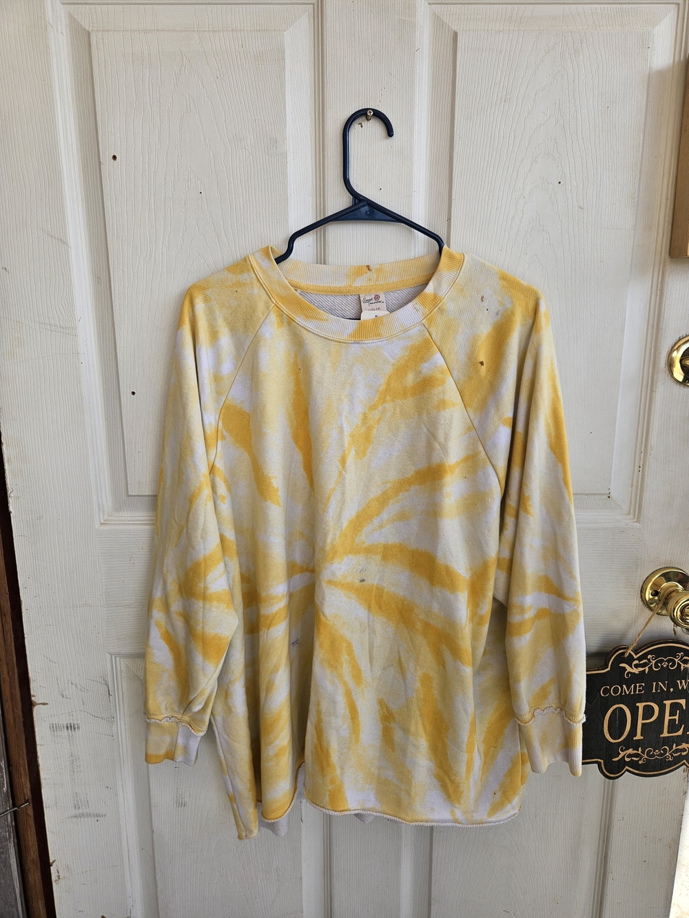 Women's Secret Treasures Yellow and White Tie-Dye Crewneck Sweatshirt Size Large